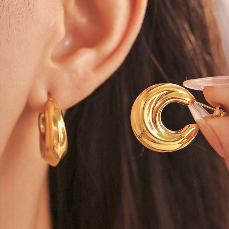 Curvy Gold Hoop Earrings