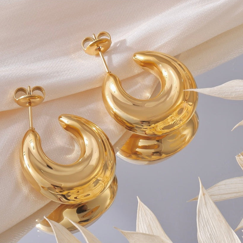 Curvy Gold Hoop Earrings