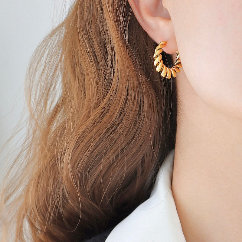 Twist and Shine Gold Hoops