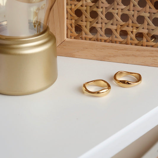 Smooth Gold Wave Ring