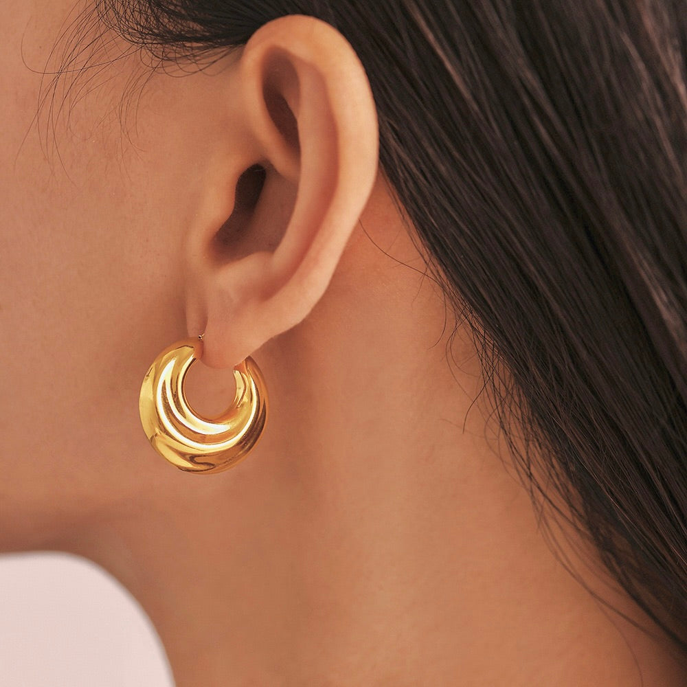 Curvy Gold Hoop Earrings