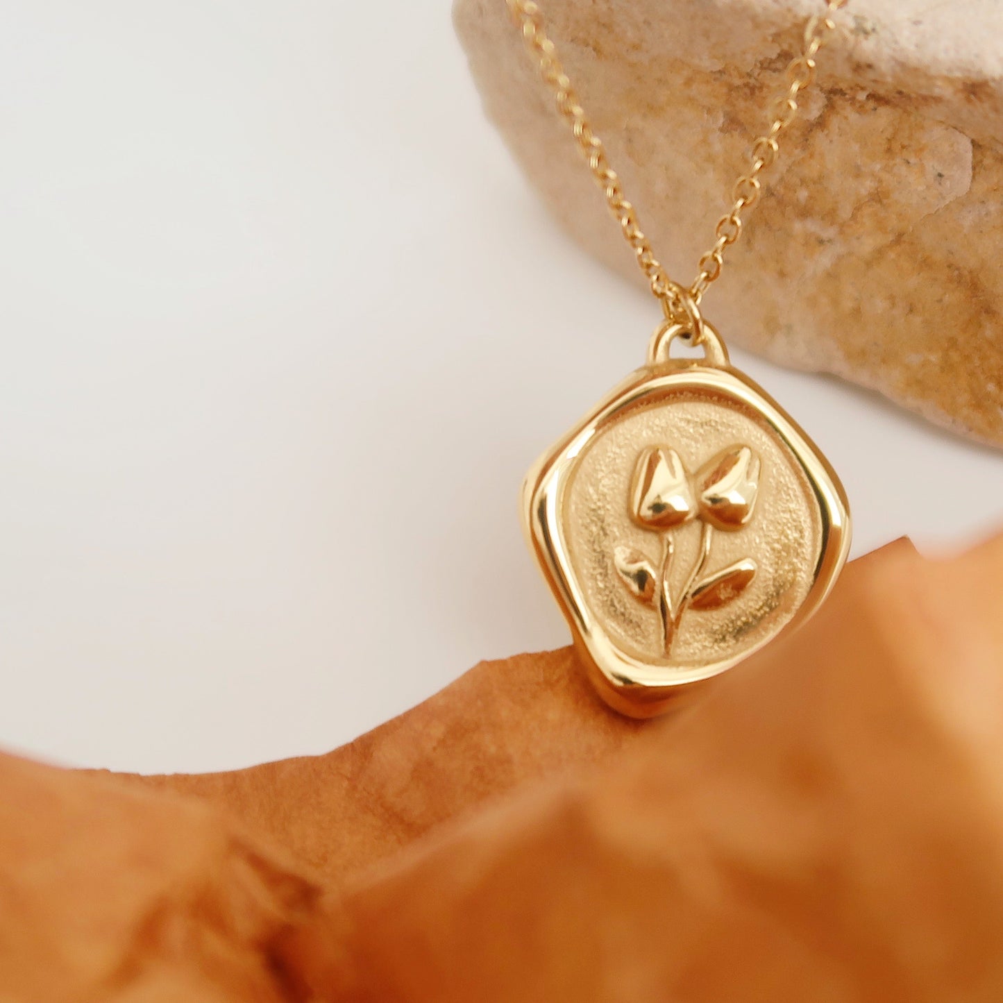 Evergold Seal Pendant Necklace